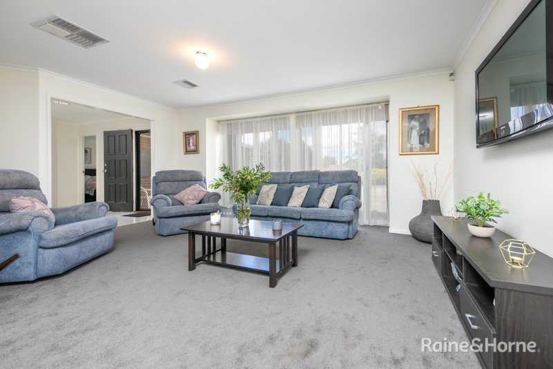 Photo - 126 Reservoir Road, Sunbury VIC 3429 - Image 5