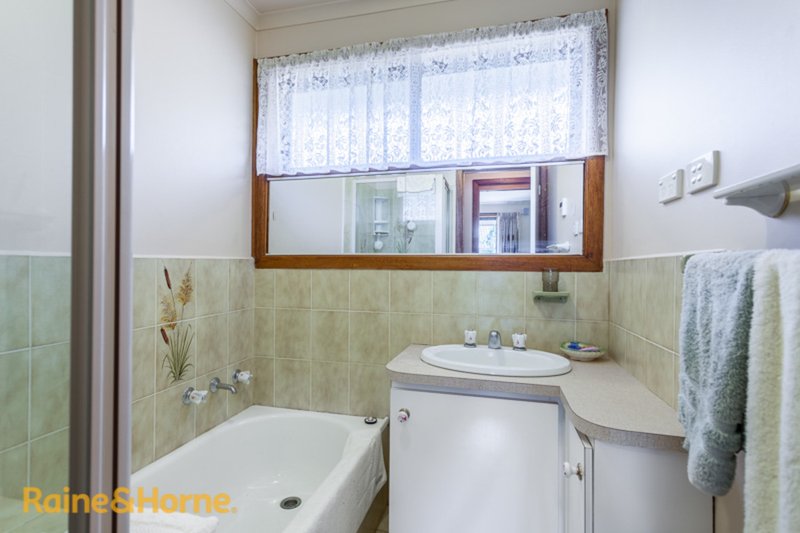 Photo - 126 Riddell Road, Sunbury VIC 3429 - Image 9