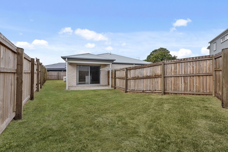 Photo - 1/26 Rona Street, Logan Reserve QLD 4133 - Image 14