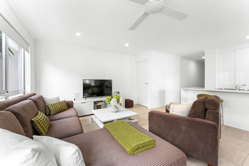 Photo - 1/26 Stone Crescent, Baringa QLD 4551 - Image 4