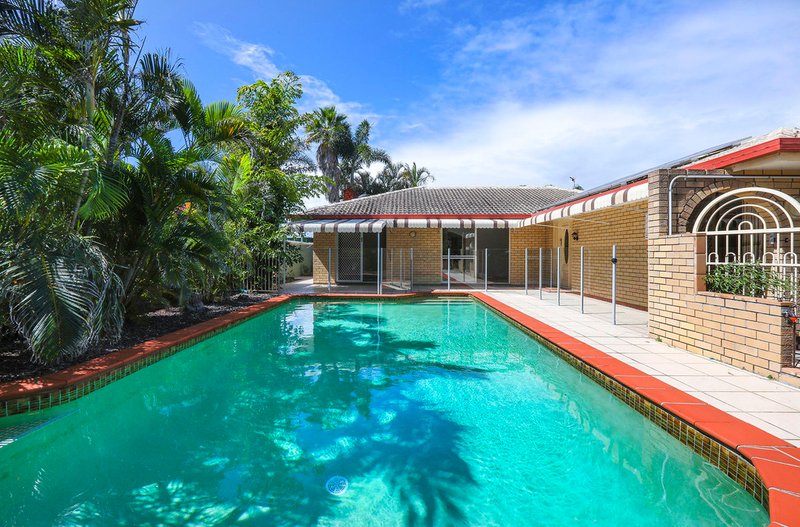 Photo - 126 Sunshine Boulevard, Mermaid Waters QLD 4218 - Image 3