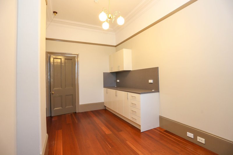 Photo - 126 William Street, Bathurst NSW 2795 - Image 3