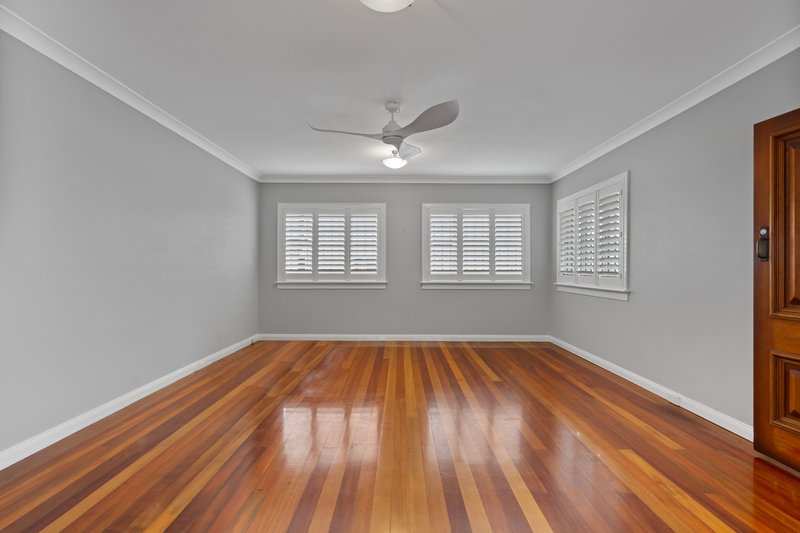 Photo - 126 Wishart Road, Upper Mount Gravatt QLD 4122 - Image 3