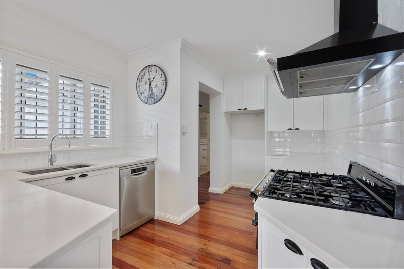 Photo - 126 Wishart Road, Upper Mount Gravatt QLD 4122 - Image 5