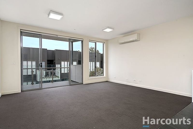 Photo - 12/6 Yarra Bing Crescent, Burwood VIC 3125 - Image 2