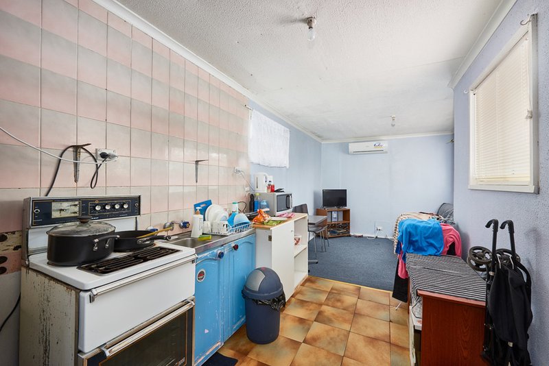 Photo - 1&2/62 Kernot Crescent, Noble Park North VIC 3174 - Image 4