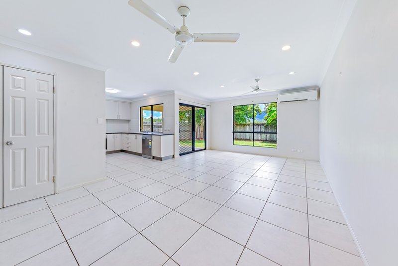 Photo - 1&2/62 South Molle Boulevard, Cannonvale QLD 4802 - Image 5