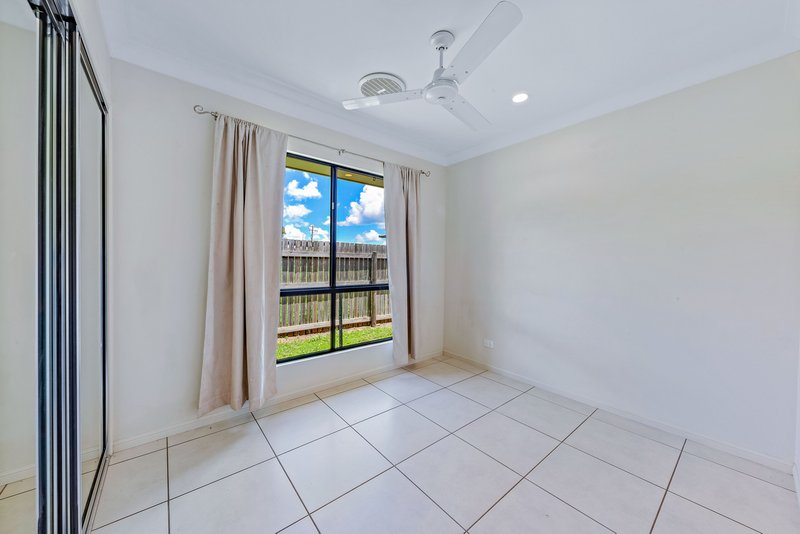 Photo - 1&2/62 South Molle Boulevard, Cannonvale QLD 4802 - Image 9