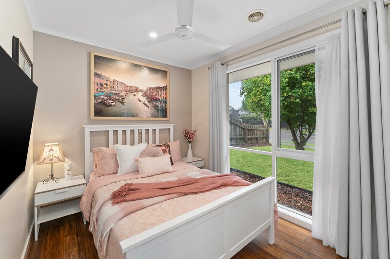 Photo - 1/265 Dandelion Drive, Rowville VIC 3178 - Image 5