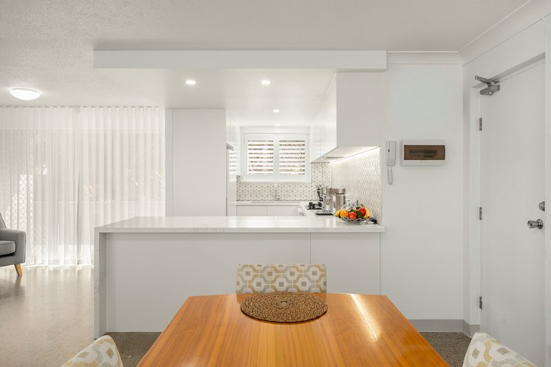 Photo - 1/266 Kingsford Smith Drive, Hamilton QLD 4007 - Image 7