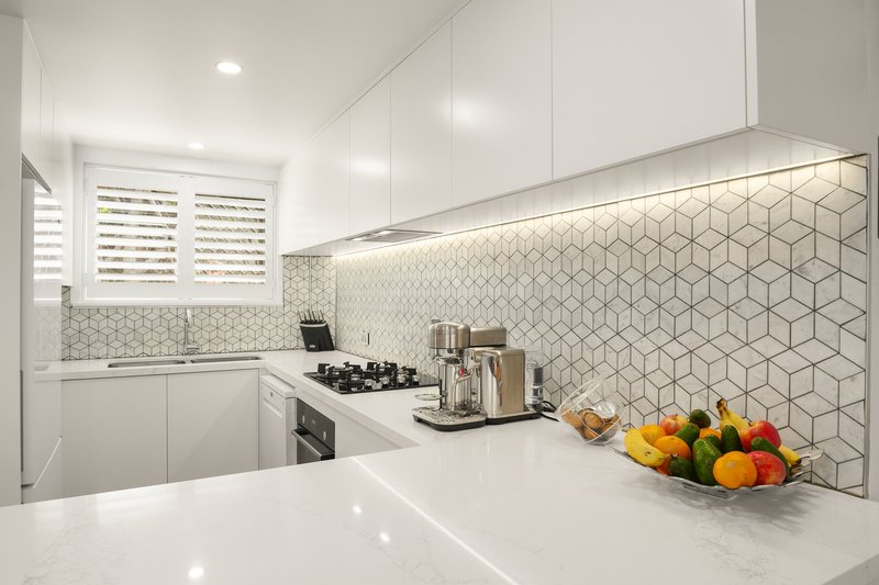 Photo - 1/266 Kingsford Smith Drive, Hamilton QLD 4007 - Image 8