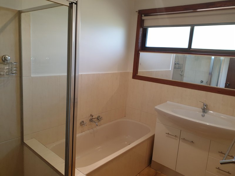Photo - 1267 Beattys Road, Rockbank VIC 3335 - Image 5