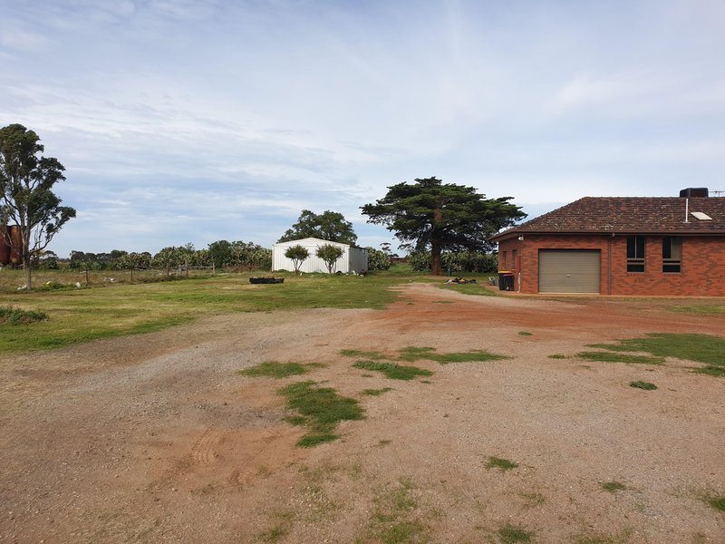 Photo - 1267 Beattys Road, Rockbank VIC 3335 - Image 6