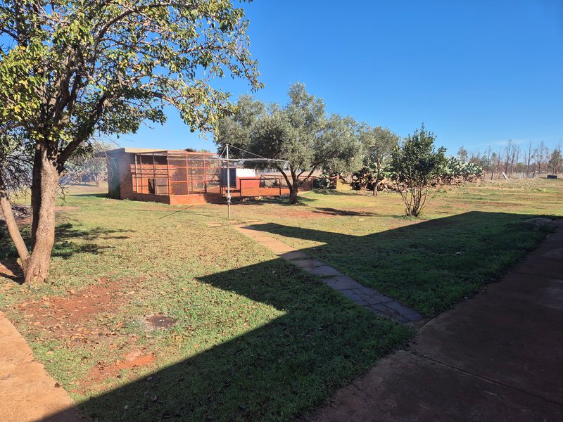 Photo - 1267 Beattys Road, Rockbank VIC 3335 - Image 8