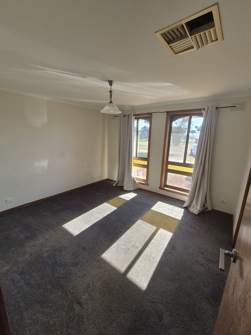 Photo - 1267 Beattys Road, Rockbank VIC 3335 - Image 9