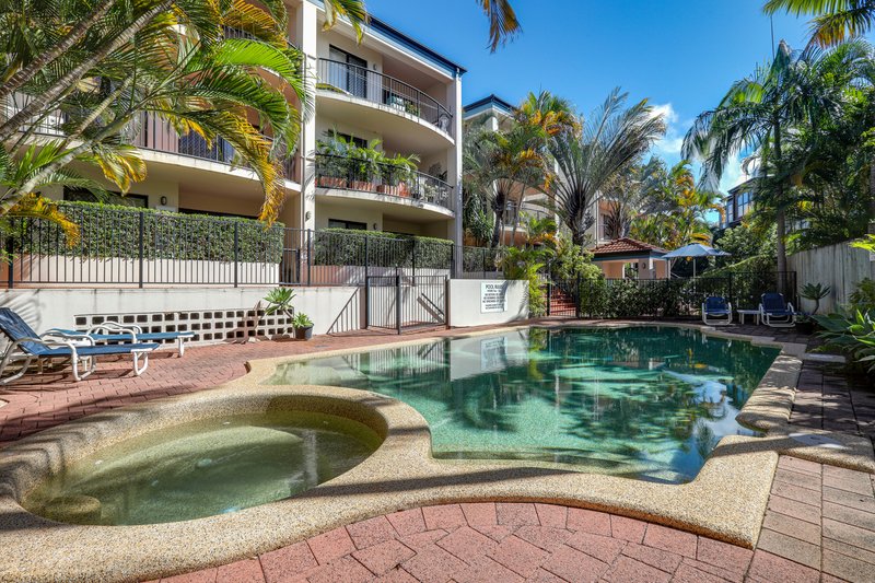 Photo - 12/7-13 Barranbali Street, Surfers Paradise QLD 4217 - Image 10