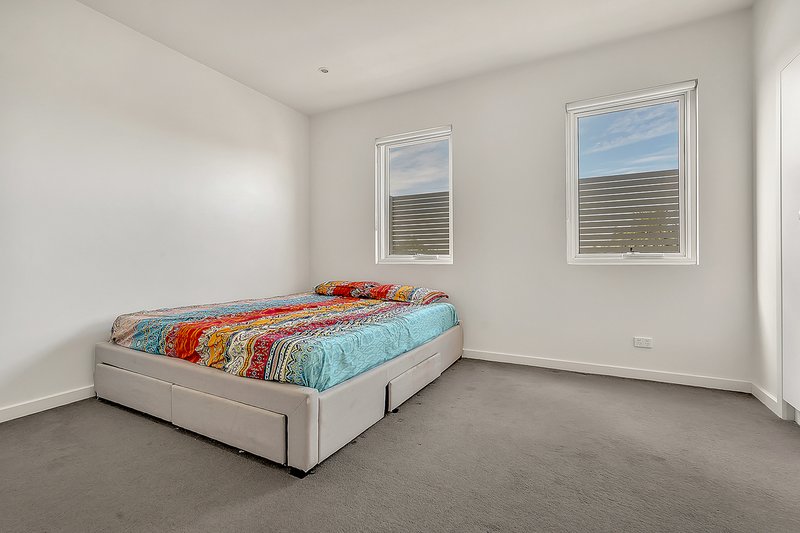 Photo - 12/7-9 Bell Street, Coburg VIC 3058 - Image 7