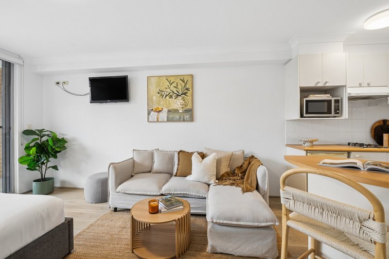Photo - 12/7-9 Pittwater Road, Manly NSW 2095 - Image 2