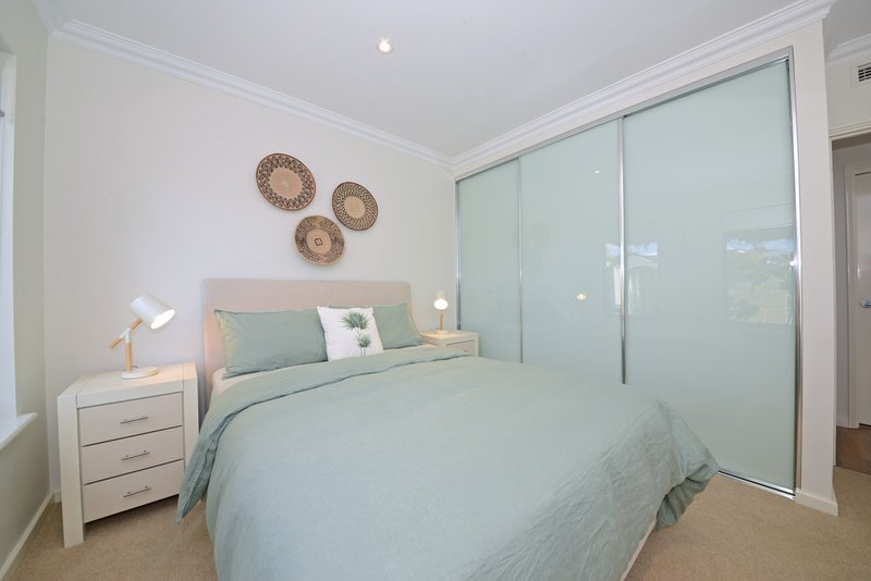 Photo - 127 Anchorage Drive, Mindarie WA 6030 - Image 4