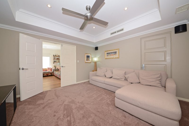 Photo - 127 Anchorage Drive, Mindarie WA 6030 - Image 9