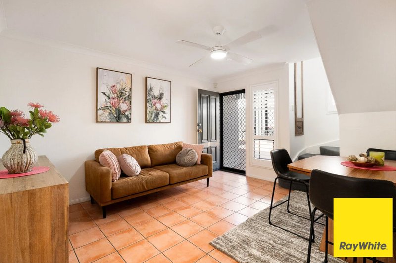 Photo - 1/27 Bayview Terrace, Wavell Heights QLD 4012 - Image 1
