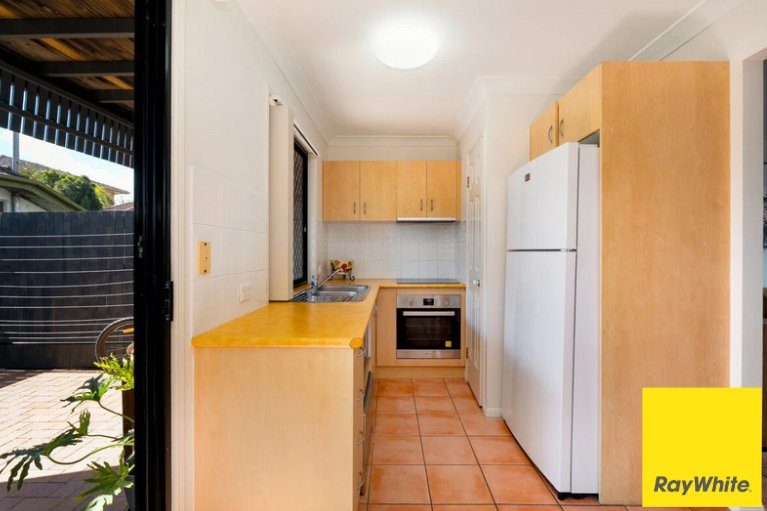 Photo - 1/27 Bayview Terrace, Wavell Heights QLD 4012 - Image 4