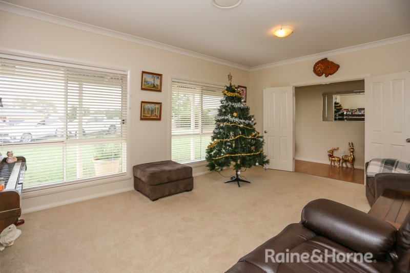 Photo - 127 Blue Ridge Drive, White Rock NSW 2795 - Image 4