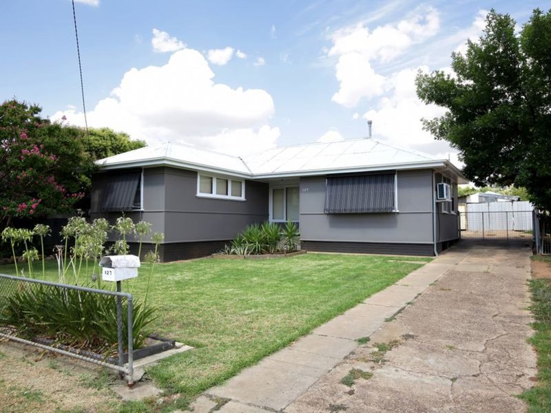 127 Bourke Street, Mount Austin NSW 2650