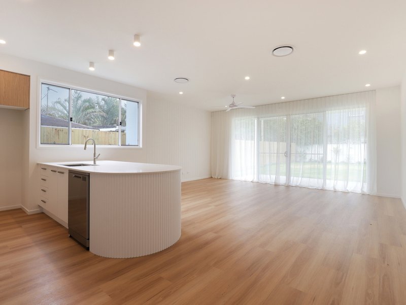 Photo - 1/27 Bowman Road, Caloundra QLD 4551 - Image 1