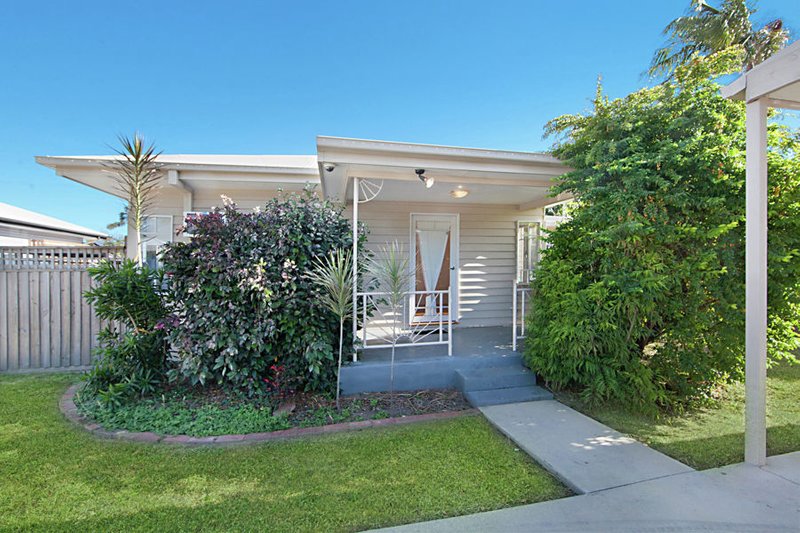 Photo - 127 Bundock Street, Belgian Gardens QLD 4810 - Image 9