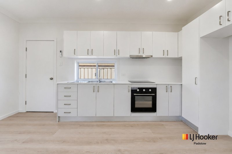 Photo - 1/27 Craigie Avenue, Padstow NSW 2211 - Image 2