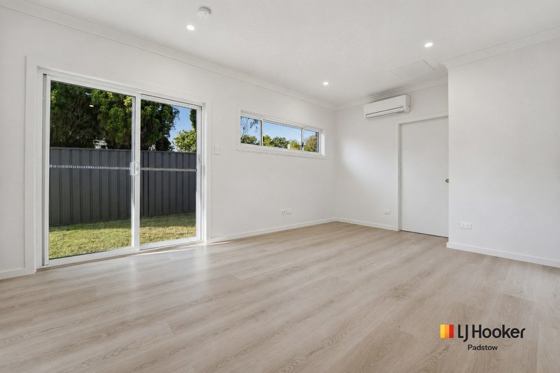 Photo - 1/27 Craigie Avenue, Padstow NSW 2211 - Image 3