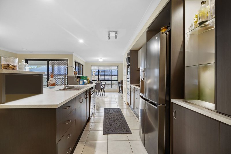 Photo - 127 Currajong Place, Brassall QLD 4305 - Image 3