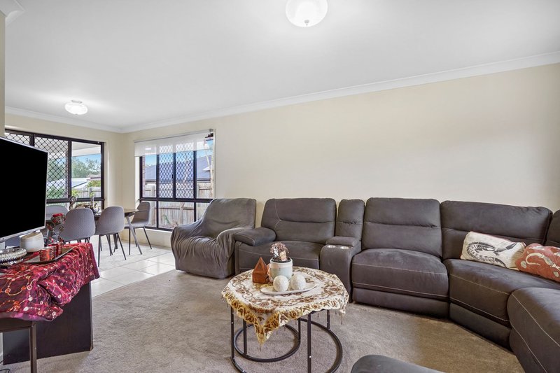 Photo - 127 Currajong Place, Brassall QLD 4305 - Image 5