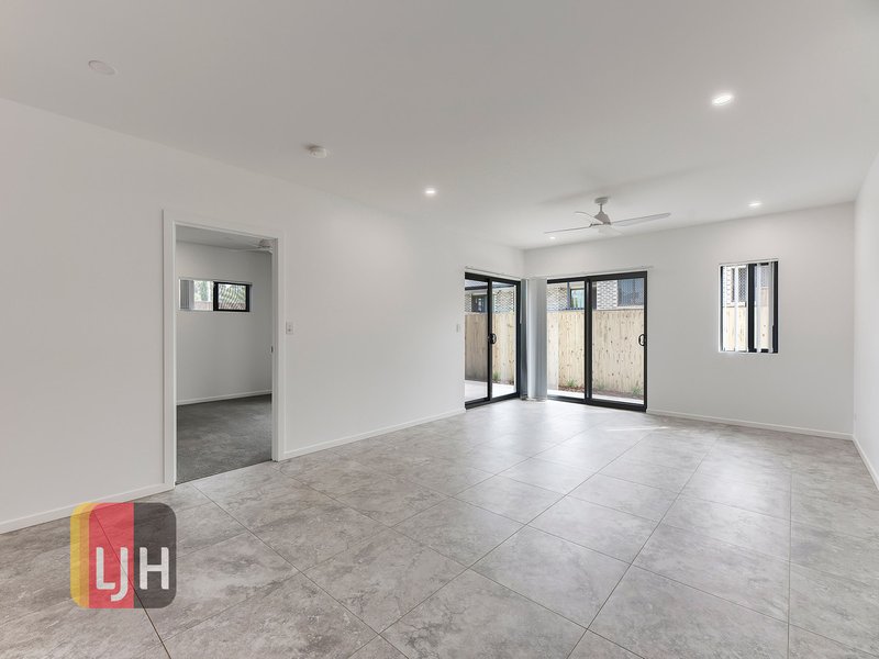 Photo - 1/27 Elwyn Street, Northgate QLD 4013 - Image 3