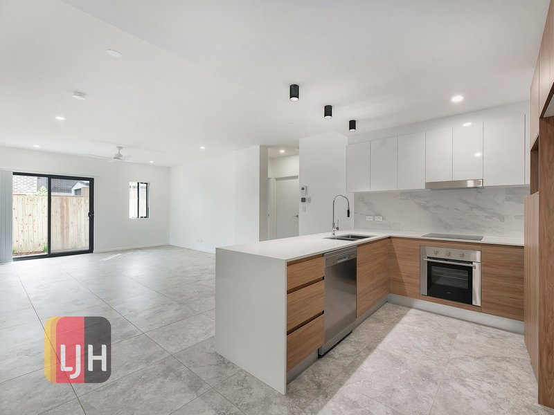 Photo - 1/27 Elwyn Street, Northgate QLD 4013 - Image 4