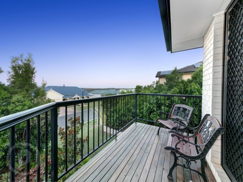 Photo - 127 Gibson Crescent, Bellbowrie QLD 4070 - Image 9