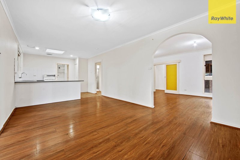 Photo - 127 Gillespie Road, Kings Park VIC 3021 - Image 4