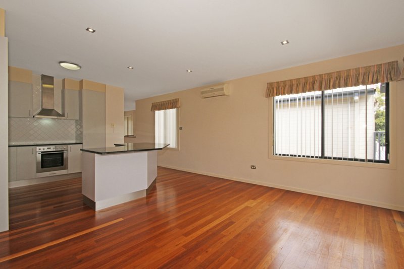 Photo - 1/27 Golf Links Drive, Batemans Bay NSW 2536 - Image 5