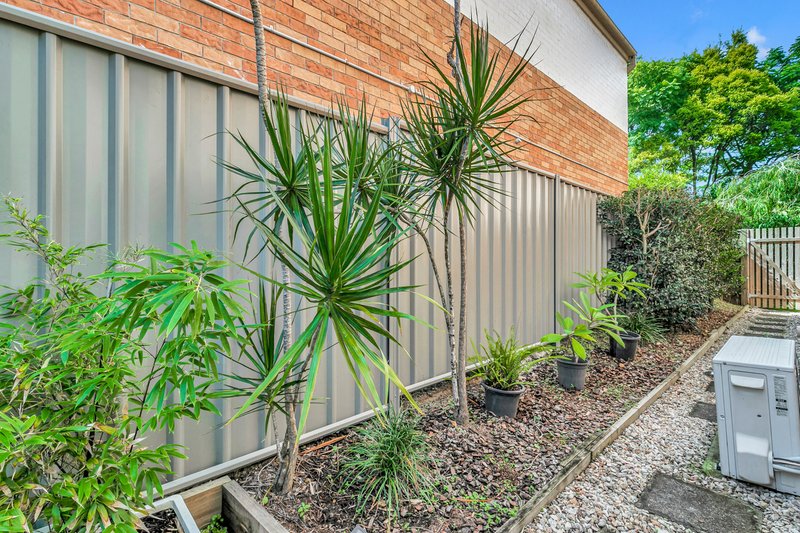 Photo - 1/27 Hood Street, Sherwood QLD 4075 - Image 12