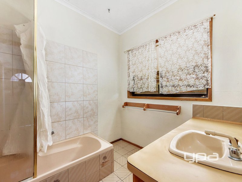 Photo - 1/27 James Street, St Albans VIC 3021 - Image 4