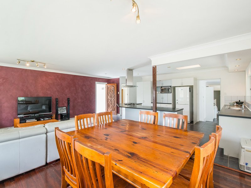 Photo - 127 Kempsie Road, Upper Mount Gravatt QLD 4122 - Image 6