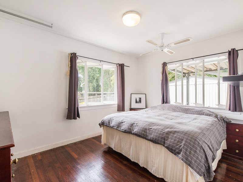 Photo - 127 Kempsie Road, Upper Mount Gravatt QLD 4122 - Image 7