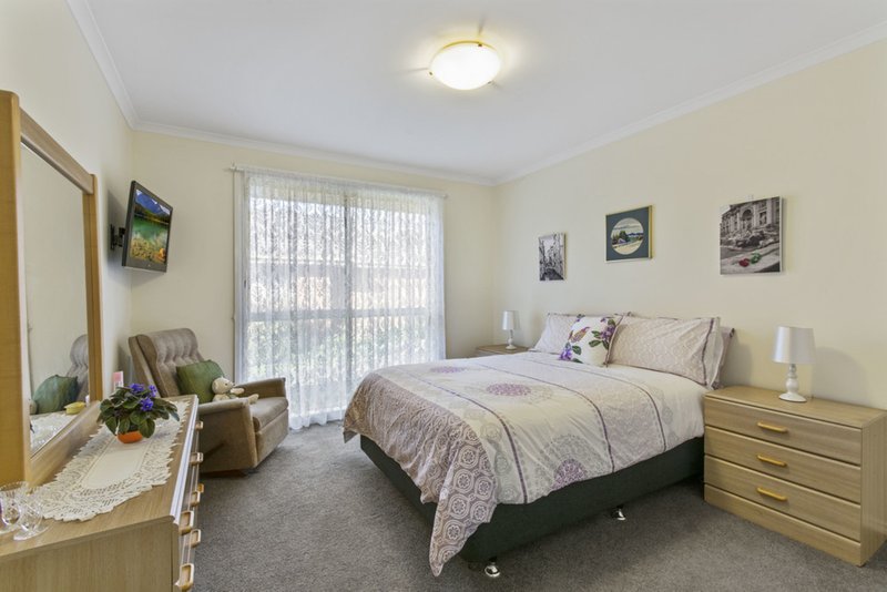 Photo - 1/27 Leigh Road, Croydon VIC 3136 - Image 4