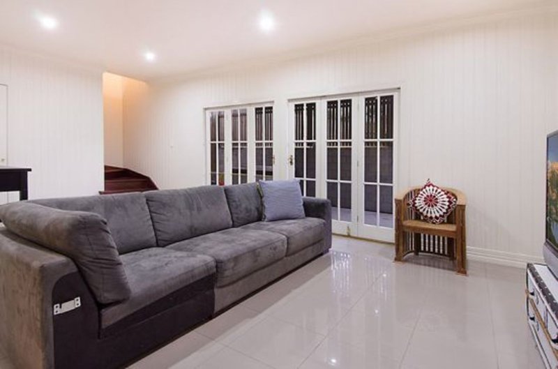 Photo - 127 Macrossan Avenue, Norman Park QLD 4170 - Image 5