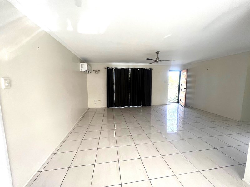 Photo - 127 Malpas Street, Boyne Island QLD 4680 - Image 11