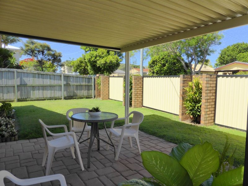 Photo - 1/27 Mcaneny Street, Redcliffe QLD 4020 - Image 2