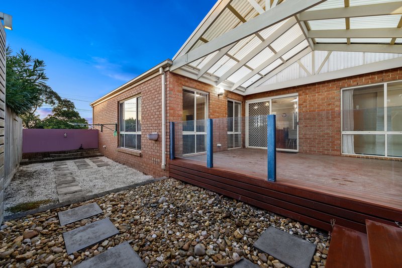 Photo - 1/27 Mckenna Road, Glen Waverley VIC 3150 - Image 11