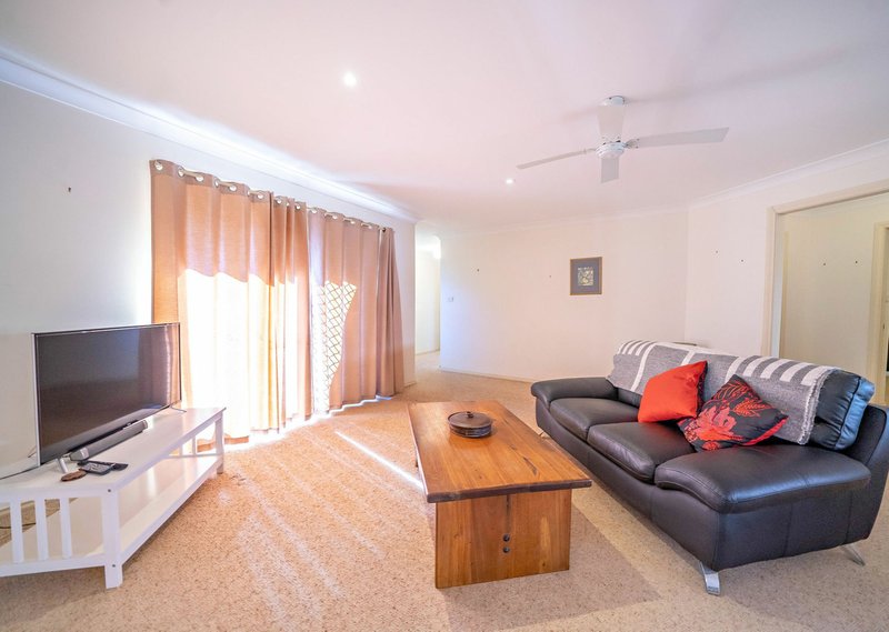 Photo - 1/27 Molong Road, Old Bar NSW 2430 - Image 8