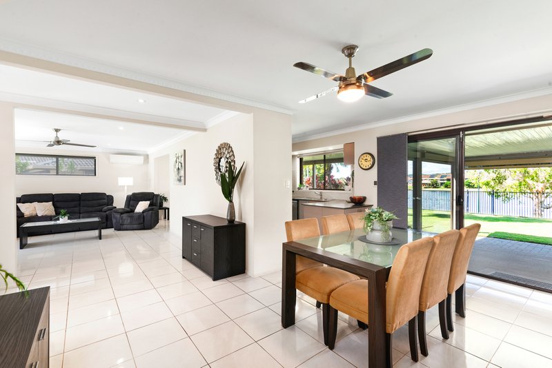 Photo - 127 Murtha Drive, Elanora QLD 4221 - Image 6